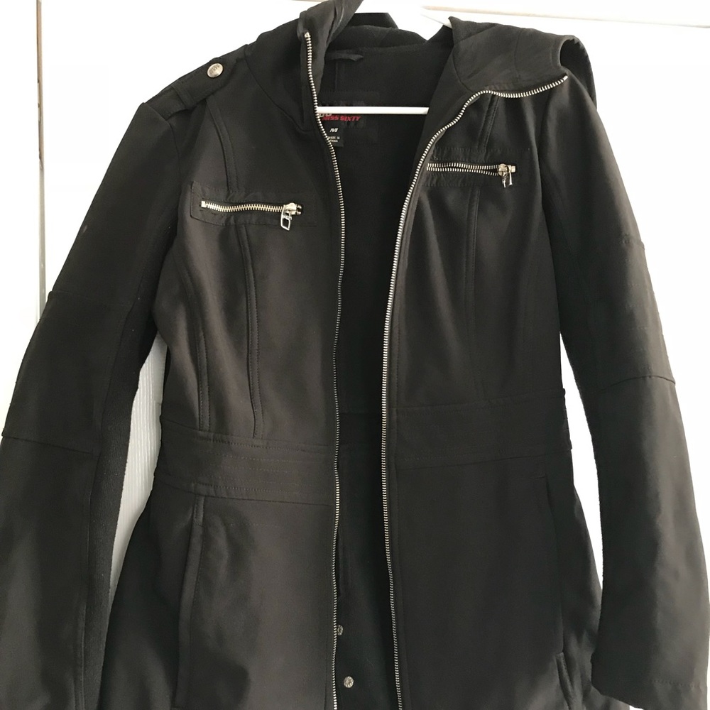 Black jacket with good and fleece lining